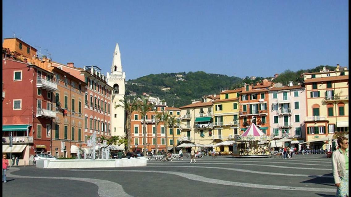 Cocoon, Atypical Flat In Historic Center & Breakfast Apartment Sarzana Luaran gambar
